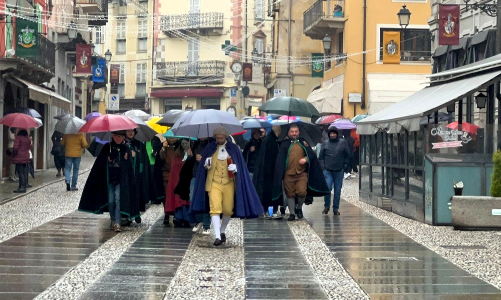 Immagine con l'inizio dei festeggiamenti carnevaleschi a Varallo sesia